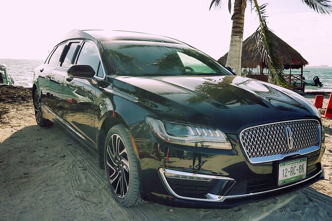 Lincoln Strecth Limousine with Wi Fi on board - Luxurious Airport Transfer in Cancun with Exclusive Lincoln Stretch Limousine