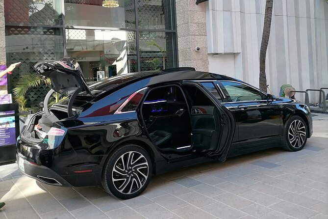 Lincoln Strecth Limousine with Wi Fi on board - Flexibility and Customization Opportunities