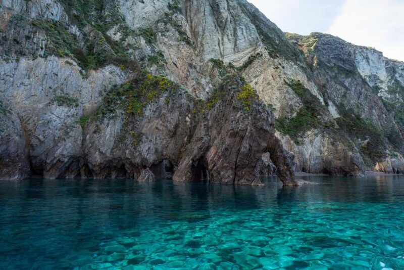 Linea isola di Palmarola - The Regenerating Stop at a Private Beach