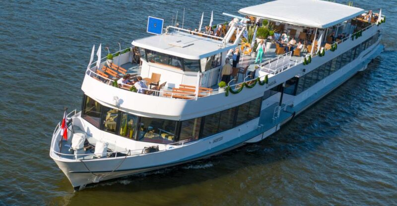 Linz: Harbor Cruise - Experience Linz from the Water on the Harbor Cruise