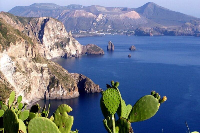 Lipari: Boat Tour of Vulcano Island with Disembarkation Stop - Key Points