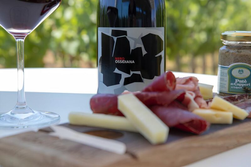 Lipari: Winery Guided Tour and Wine Tasting - Tasting the Wines and Accompanying Snacks