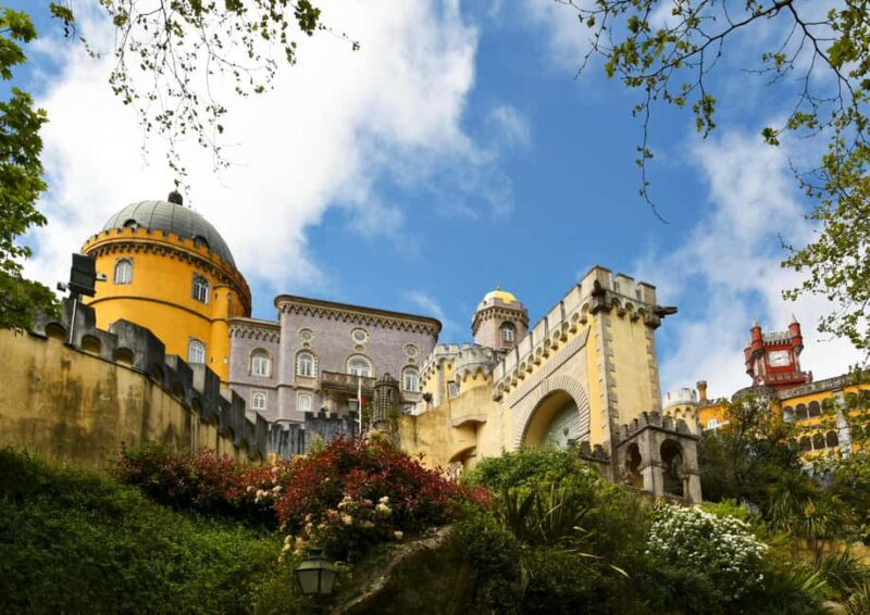 Lisboa: Sintra, Pena, Regaleira, Roca Coast, & Cascais Tour - Food, Tickets, and Additional Costs