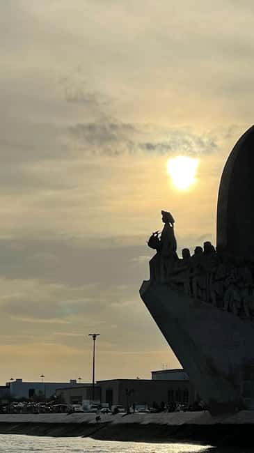 Lisboa:Sunset Sailing Tour at Tagus River with welcome drink - Starting from Alcântara Dock: Easy and Central Access