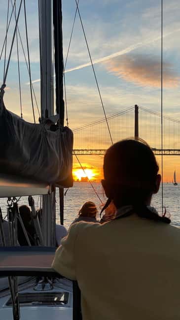 Lisboa:Sunset Sailing Tour at Tagus River with welcome drink - Top Highlights: Lisbon’s Icons from the Water