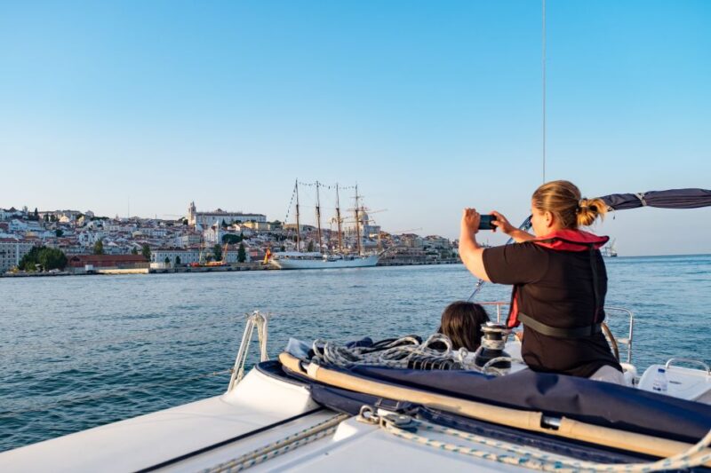 Lisbon: 1 or 2-Hour Cruise along the Tagus River - Highlighted Sights on the Tagus River