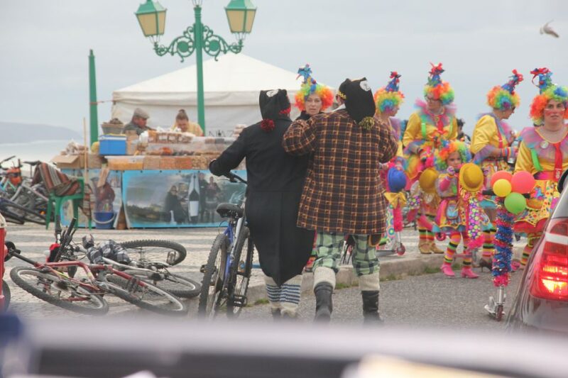 Lisbon: 1-Way Porto Transfer w/Obidos, Nazare & Fatima Stops - Key Points