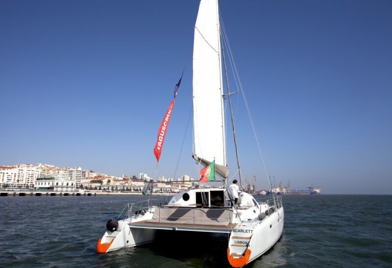Lisbon 1H Private Tour by SAILBOAT / SAIL / POWER CATAMARAN - Key Points