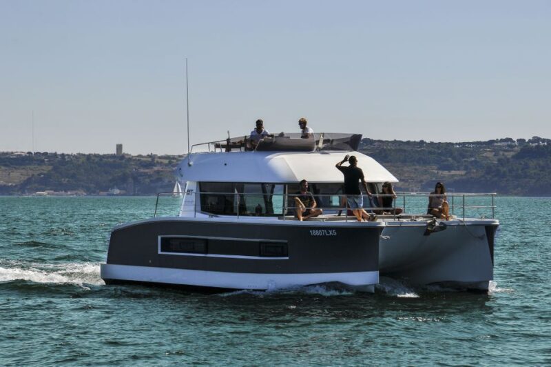 Lisbon 1H Private Tour by SAILBOAT / SAIL / POWER CATAMARAN - What Makes the Itinerary Special