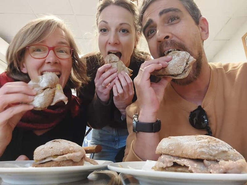 Lisbon: 2.5-hour city tour with 4 local tastings - Discovering Alfama’s Winding Streets and Overlooked Viewpoints