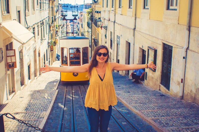Lisbon: 2-Hour Private City Highlights Kickstart Tour - Rua das Portas de Santo Antão and Local Life