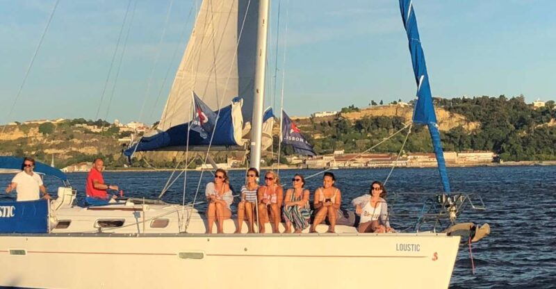 Lisbon 2-Hour River Cruise - Practical Details: Meeting Points and Group Sizes