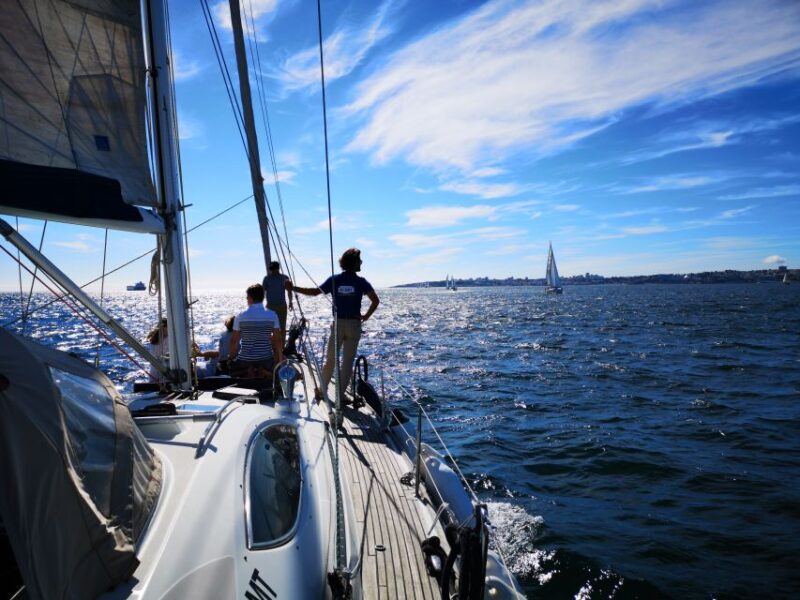 Lisbon: 2-Hour Sailing Yacht Cruise & Guided Tour w/2 drinks - Key Points