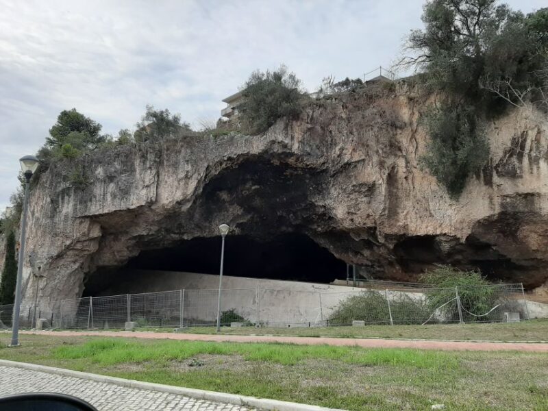 Lisbon: 2 hours Private City Highlights Tuk-Tuk Tour for two - Exploring the Ruins of Carmo and Its Cultural Significance