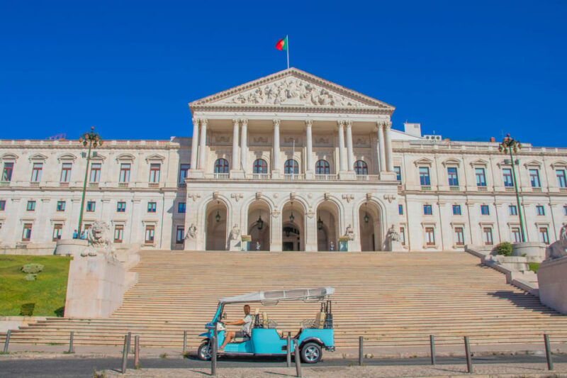 Lisbon: 2h or 4h Private TukTuk Tour with a True Local Guide - The Route and Key Stops on the Tour
