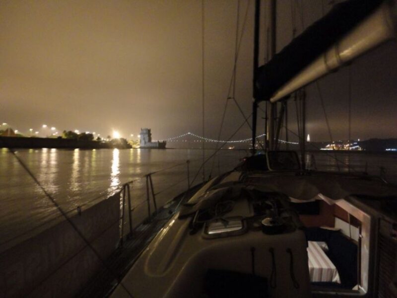 Lisbon 2H Private Tour by SAILBOAT / SAIL / POWER CATAMARAN - Sunset and Night Cruises: A Romantic Twist