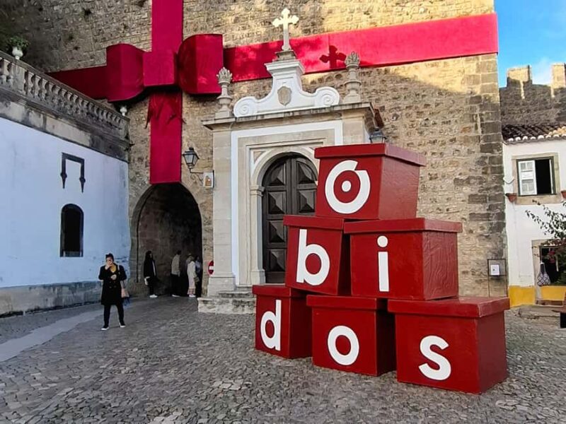 Lisbon: A Fairytale Christmas Tour to Óbidos - Exploring Óbidos: A Medieval Town Turned Holiday Wonderland