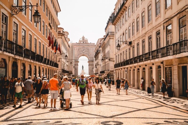 Lisbon: Alfama Guided Walking Tour - Starting at Praça do Rossio and the First Impressions