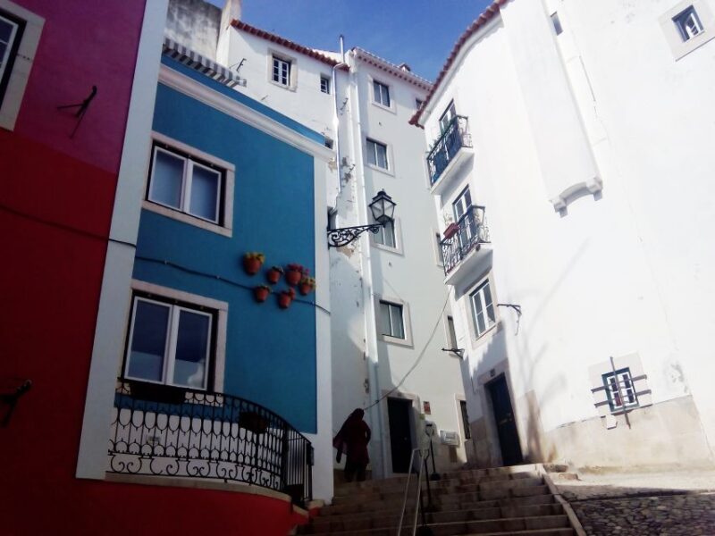 Lisbon: Alfama, Mouraria Neighborhood Walking Tour - Key Points