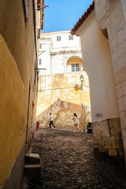 Lisbon: Alfama, Mouraria Walking Tour with Fado Night, Tapas - Starting Point at Museu de Lisboa - Casa dos Bicos