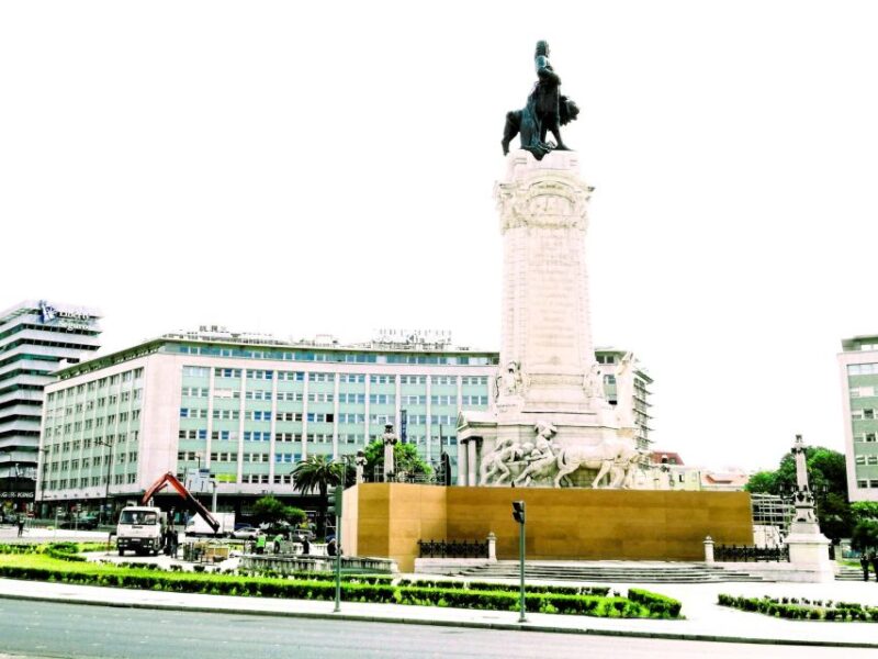Lisbon and Alfama Bairro Alto Belem in half day private tour - Discovering the Monument to the Discoveries