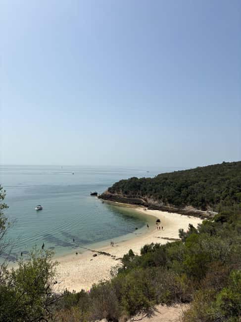Lisbon: Arrábida Park & Sesimbra private Tour in a VW Van - Scenic Drive through Serra dArrábida on the N379 Road
