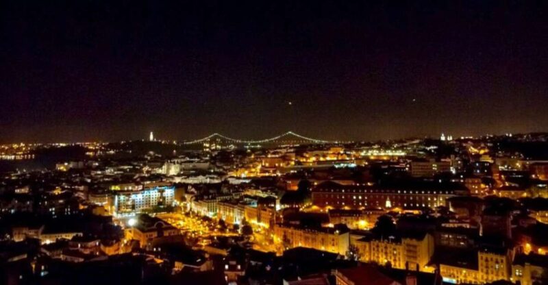Lisbon: Authentic Fado Show, Dinner and Night Tour - Enjoying a Traditional Portuguese Dinner in Alfama