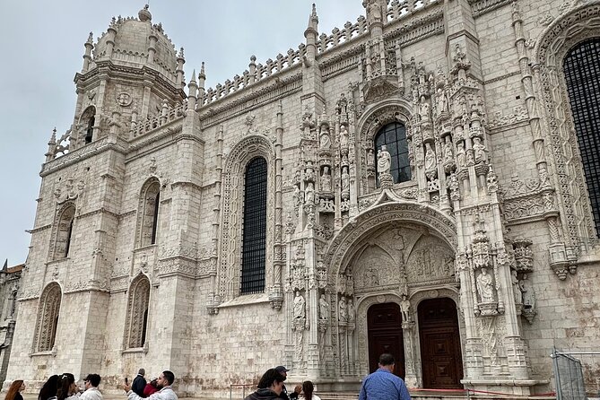 Lisbon best city highlights Private tour - Convenient Logistics with Hotel Pickup and WiFi