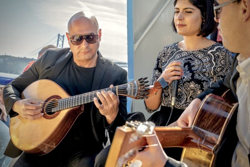 Lisbon: Boat Cruise with Live Fado Performance and a Drink - Key Points