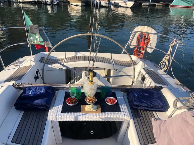 Lisbon Boat Tour - Refreshments: Portuguese Snacks, Fruit, and Wine