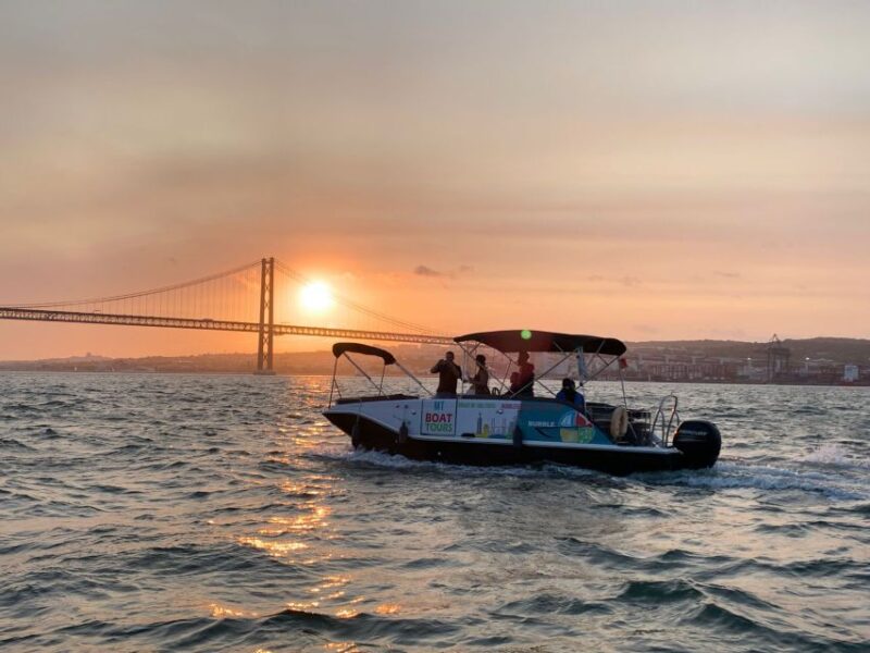 Lisbon: Boat Tour with Champagne - Meeting Point and Accessibility