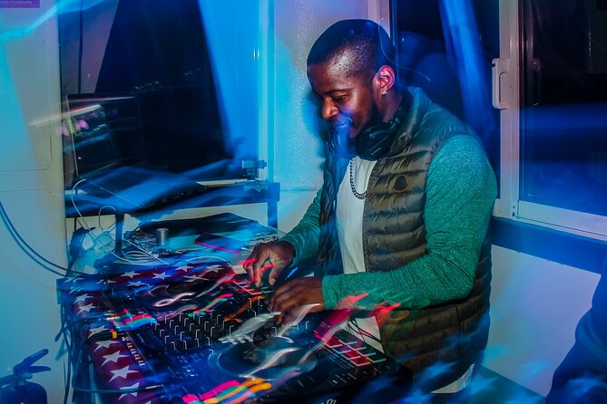 Lisbon Booze Cruise with Live DJ and Open Bar - Who Will Most Enjoy This Experience?