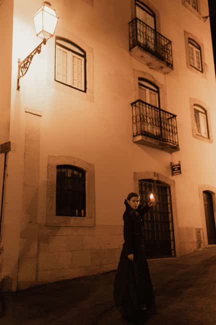 Lisbon by Night: Guided Walking Tour - The Unholy Secrets - The Guide’s Approach: Vivid and Engaging Storytelling