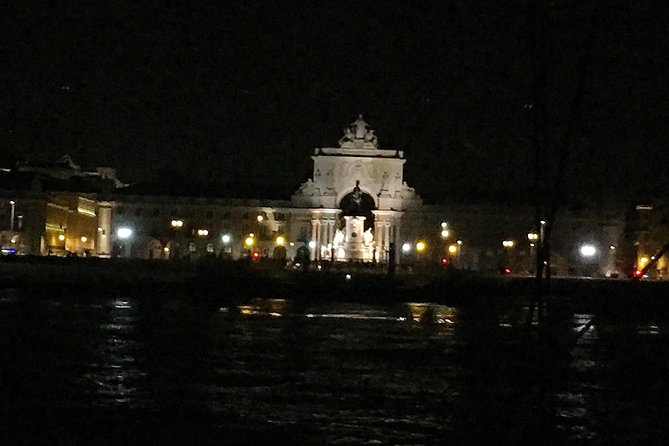 Lisbon by Night Sailing Tour with White or Rosé Wine & Light Snacks - The Wine and Snacks: Casual but Enjoyable