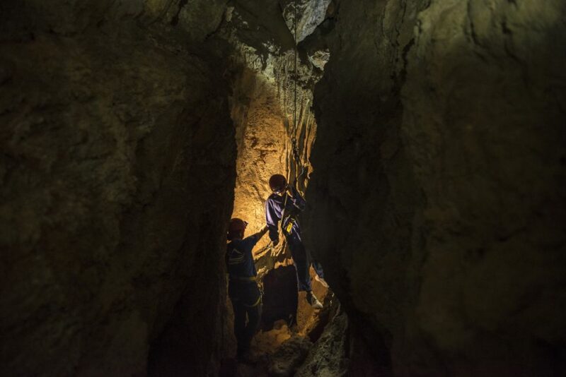 Lisbon: Caving in Arrábida Natural Park, Setubal, Sesimbra - Discover the Underground World of Arrábida Natural Park