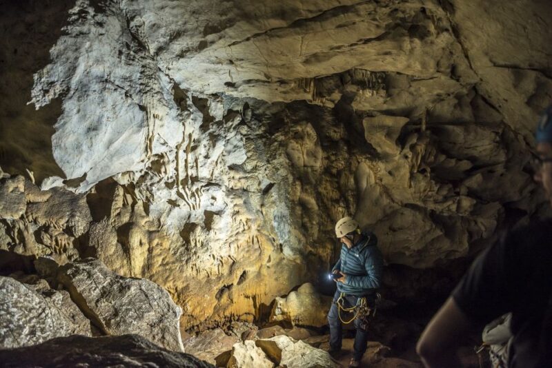 Lisbon: Caving in Arrábida Natural Park, Setubal, Sesimbra - Rope Techniques and Obstacle Navigation