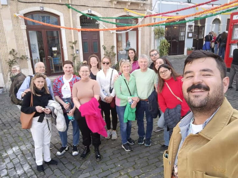 Lisbon: City highlights guided walking tour - Discovering São Domingos Church and the Jewish Memorial