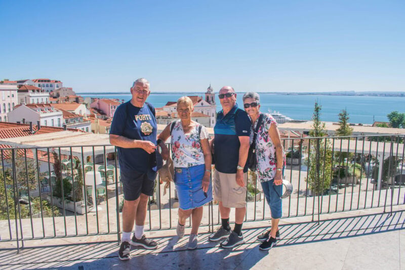 Lisbon: City Highlights Tour with Food Tastings - Starting at Casa dos Bicos: The Meeting Point of History