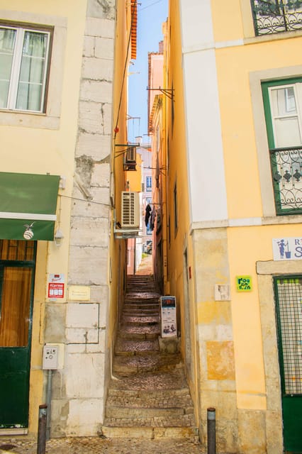 Lisbon: City Highlights Tour with Food Tastings - Final Stops at Cais do Sodré and Time Out Market