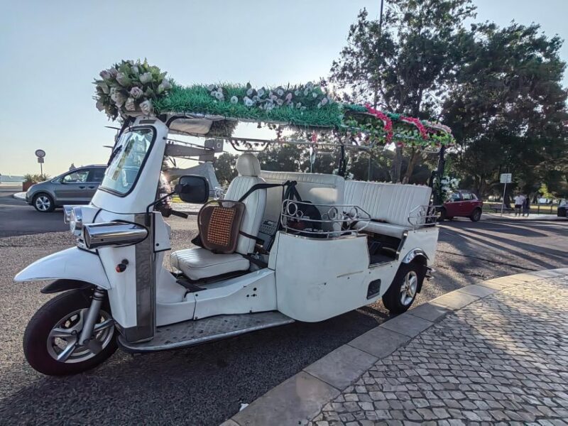 Lisbon: city sightseeing Tuktuk Tour (Private) - From Mercado da Ribeira to the Food Markets