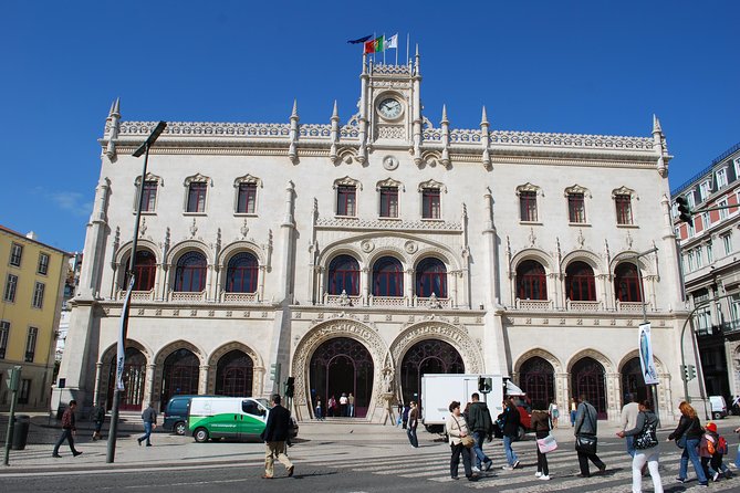 Lisbon City Tour An Amazing Experience - Free Time at Praca Dom Pedro IV for Lunch and Shopping