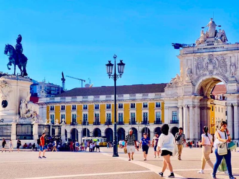 Lisbon: City Tour by Tuk Tuk with Free Souvenir - Iconic Landmarks and Scenic Viewpoints