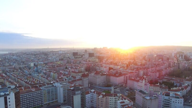 Lisbon City Tour HALF DAY 4h - VAN - Comfort and Convenience Throughout the Tour