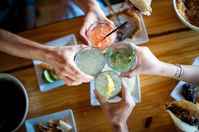 Lisbon: Cocktail tasting - outdoor activity - Sampling 3 Handcrafted Portuguese Cocktails