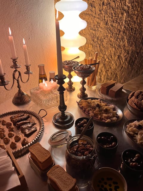 Lisbon: Codfish Dinner with Storyteller and Wine - Engaging Storytelling: Legends and Cultural Curiosities