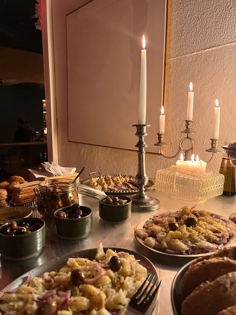 Lisbon: Codfish Dinner with Storyteller and Wine - Wines and Beverages: Enhancing the Flavour Experience