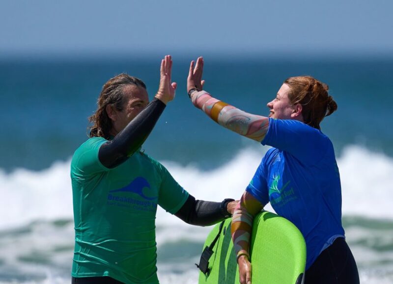 Lisbon: Come try our Surf Lesson in Costa da Caparica - Reviews Reveal Consistent Satisfaction