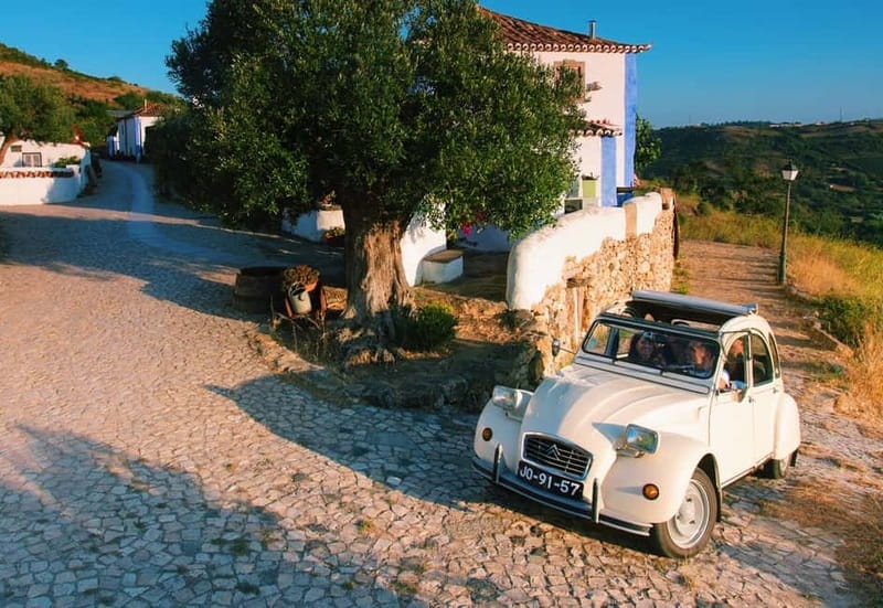 Lisbon Countryside Food Tour on a Vintage Car - Exploring Mafra: Palaces and a Traditional Picnic