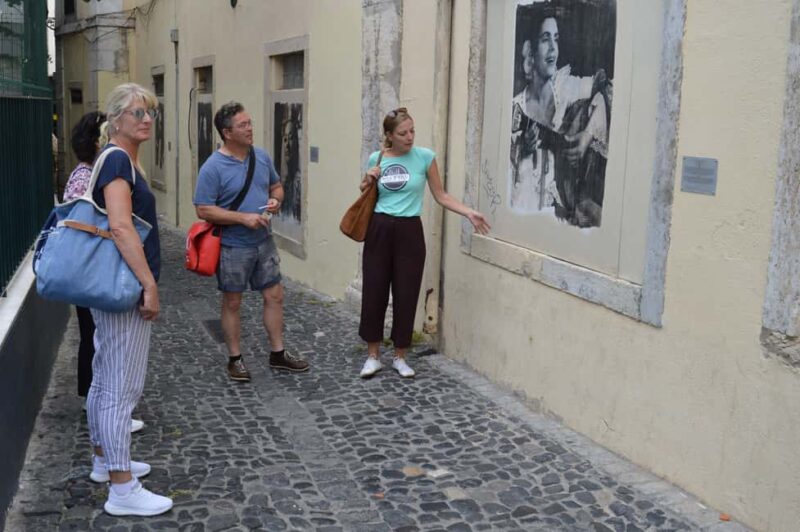 Lisbon: Culinary guided tour with dinner off the beaten track - Key Points