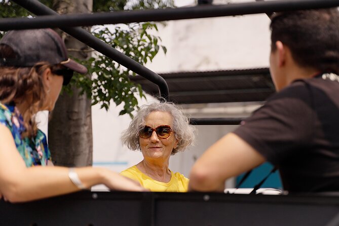 LISBON DAILY TOUR in a Vintage Jeep with FOOD & DRINK Tastings - Historic Landmarks, Monuments, and Literary Heritage